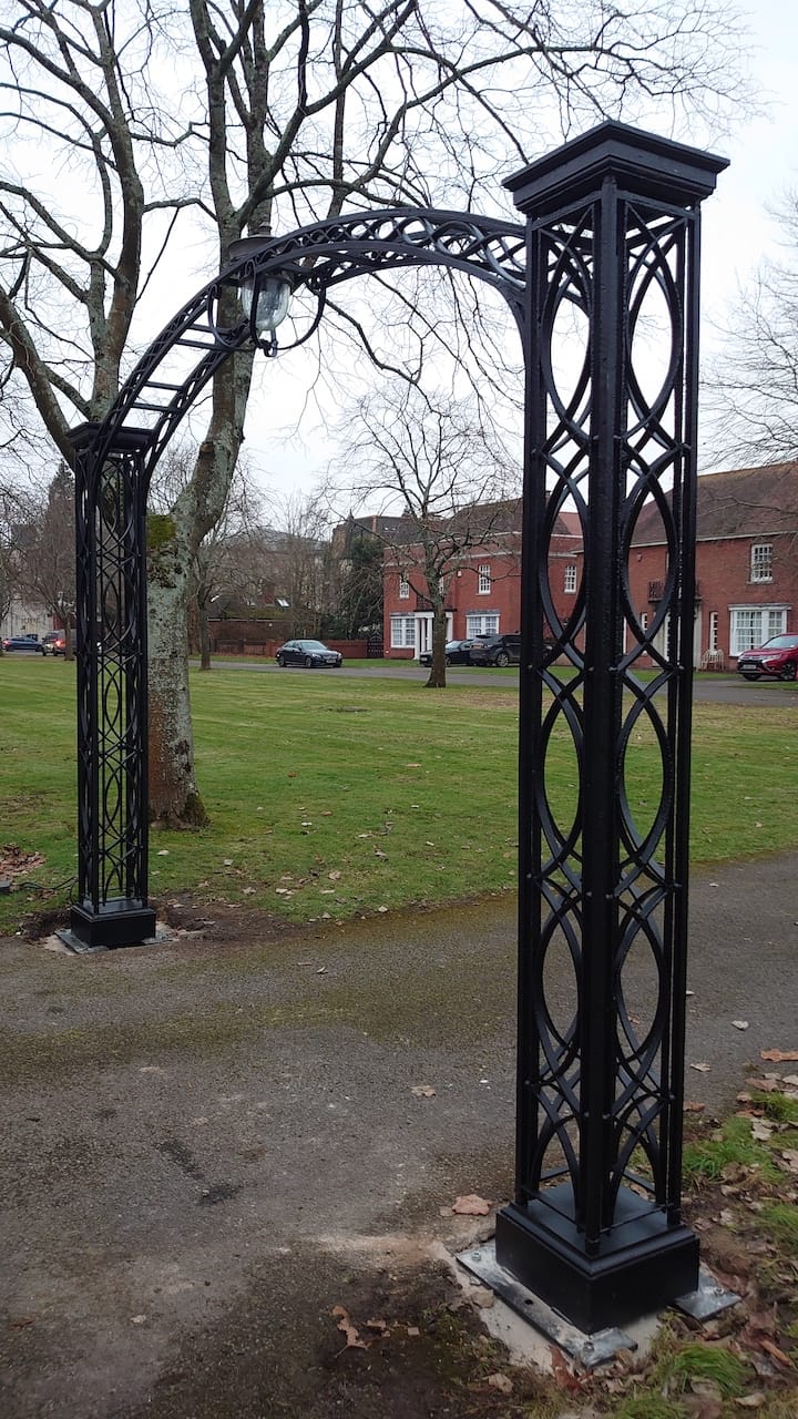 Fine Iron Metal Entrance Gate Fine Iron Metal Entrance Gate